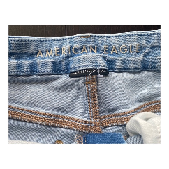 Curvy Super Hi-Rise Distressed Jegging - Picture 7 of 9